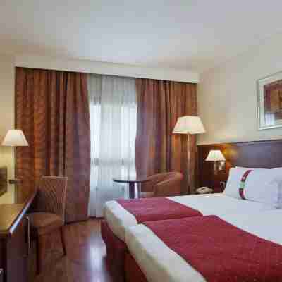 Holiday Inn Cagliari Rooms