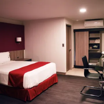 Hotel Ht Ole Hotels near CENTRO COMERCIAL LA GLORIA