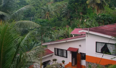 Papaya Guesthouse Отели рядом с достопримечательностью «Иден Айленд, Сейшелы»