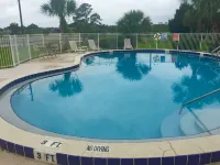 Rodeway Inn - piscina
