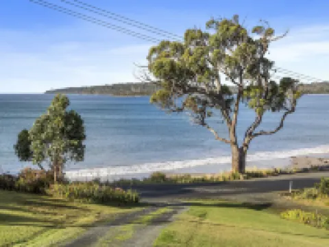 Summertime Cottage Hotels in Geeveston
