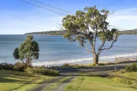 Summertime Cottage Hotels in Geeveston