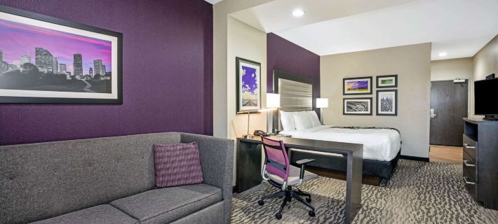 La Quinta Inn & Suites by Wyndham College Station South Hotels in Brazos County
