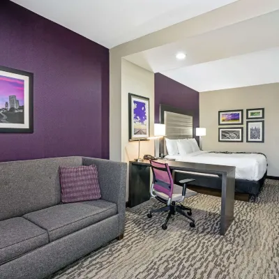 La Quinta Inn & Suites by Wyndham College Station South Hotels near Bee Creek Park