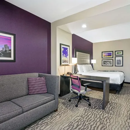 La Quinta Inn & Suites by Wyndham College Station South