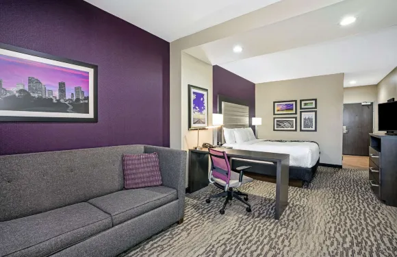 克利奇站南拉昆塔温德姆套房酒店