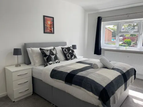 Birmingham - 4Br - Sleeps 9 - Parking - Garden