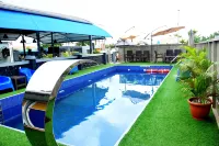 Joyrich Hotel - parking