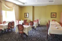 Monte Carlo Inn & Suites Downtown Markham - พร้อมอาหารเช้า