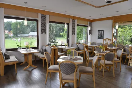 Hotel Café Wahlde Restaurant Отели в г. Дамме