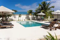 Pelican Beach Hotel - Beach
