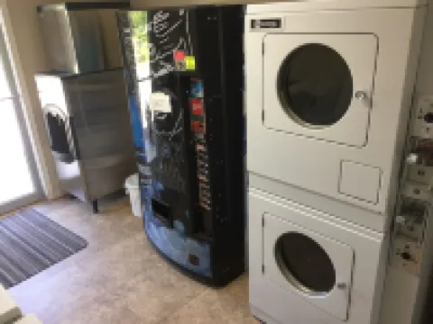 Cairns Motel Hotels in Summerside