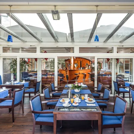 Hotel Seeschwalbe Отели в г. Куксхафен