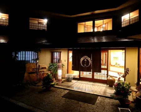 恵那 藤太郎 恵那のホテル