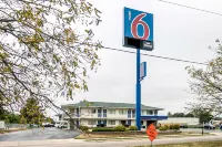 Motel 6 Janesville, WI Hotel a Fulton