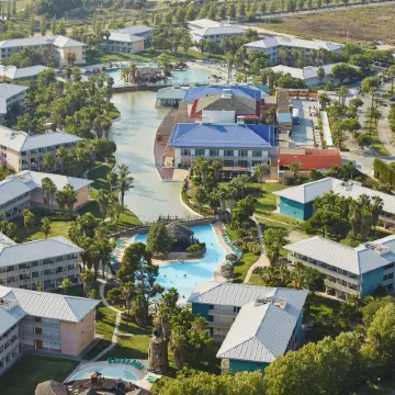 PortAventura Hotel Roulette - Unlimited access to PortAventura Park & 1 access to Ferrari Land