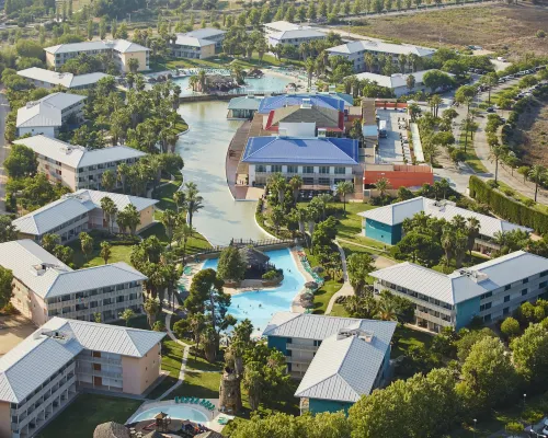 PortAventura Hotel Roulette - Unlimited access to PortAventura Park & 1 access to Ferrari Land Hotels in Salou