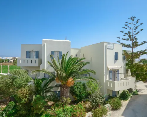 Irini Studios โรงแรมใกล้หาด Plaka Beach