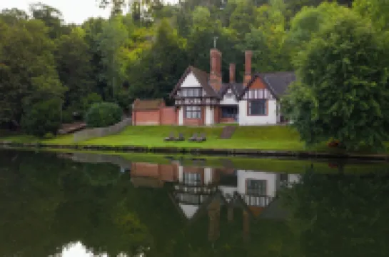 คลิฟเดน เฮาส์ โรงแรมใน