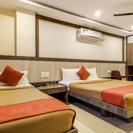 Hotel Neem Tree Hyderabad Airport Отели рядом с достопримечательностью «Конгресс-центр MS в Хайдарабаде»