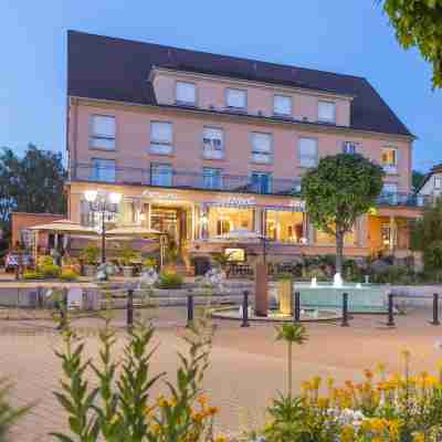 Le Bristol Hotel Exterior