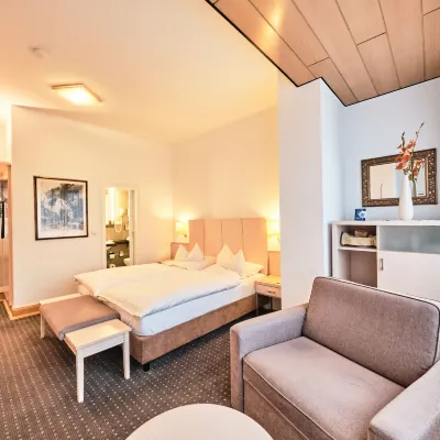 Hotel Haus Berlin Отели рядом с достопримечательностью «Бад-Годесберг»