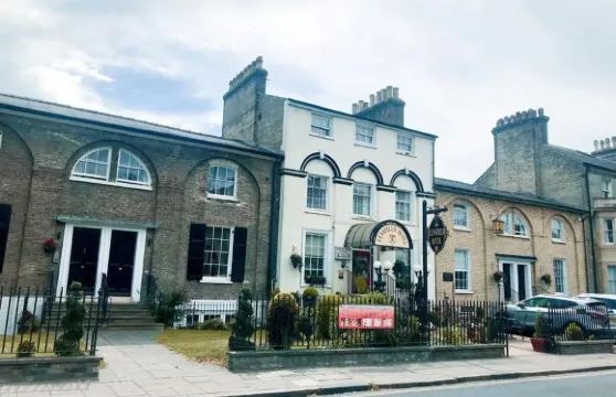 蘭斯菲爾德精品水療酒店