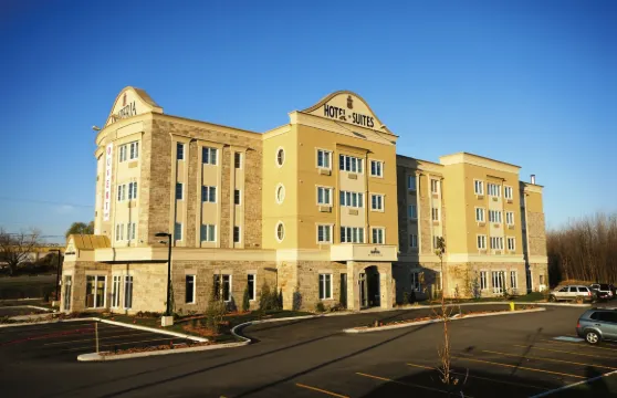 因佩里亞套房酒店