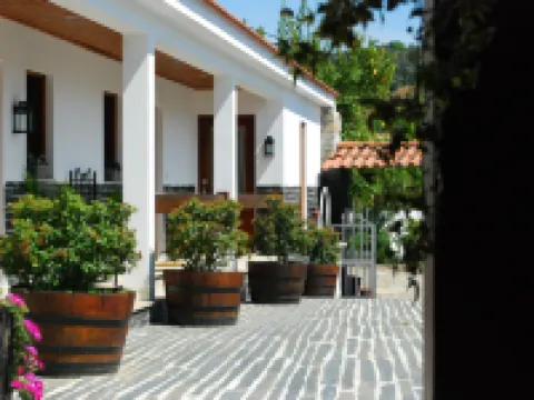 Casa Relogio de Sol Hotels in Cambres