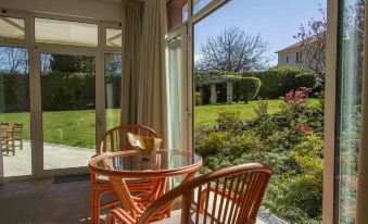 Liiiving in Porto | Oporto Garden Pool House