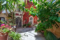 Ortigia Colourful Apartment