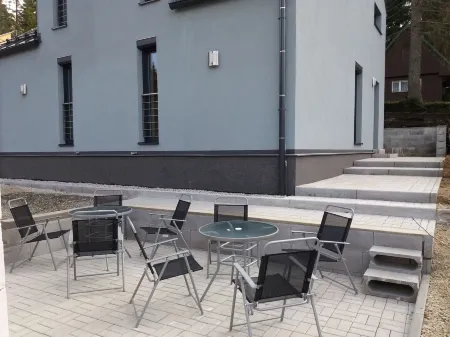 Cozy Forest Adventure Stay