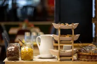 Garda Hotel - พร้อมอาหารเช้า