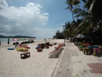โอเชียน ลอดจ์ โรงแรมใกล้หาดโคก