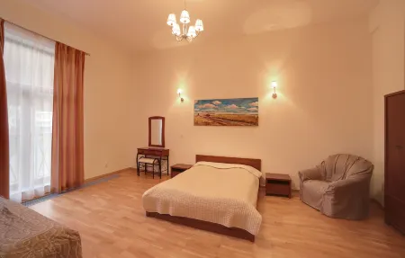 Slunecni Lazne Apartments Отели рядом с достопримечательностью «LOOKOUT OF CHARLES IV»