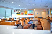 Holiday Inn PORTLAND- I-5 S (WILSONVILLE) by IHG - sarapan