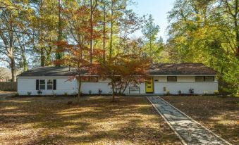 The Beehive New 4 Bedroom Listing Next to CNU