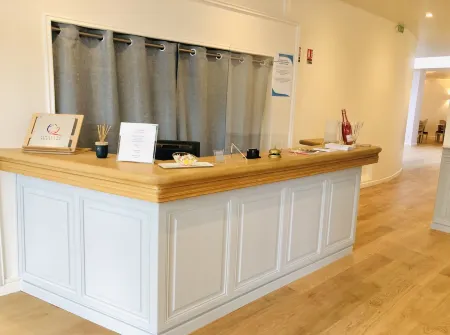 Hôtel Porte Mars Reims Gare Centre Arena Отели рядом с достопримечательностью «Maison de Champagne Taittinger»