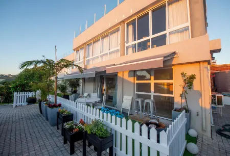 Thanda Vista Отели в г. Битоу