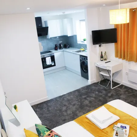 Apartment - Sleeps 5 & Free Parking