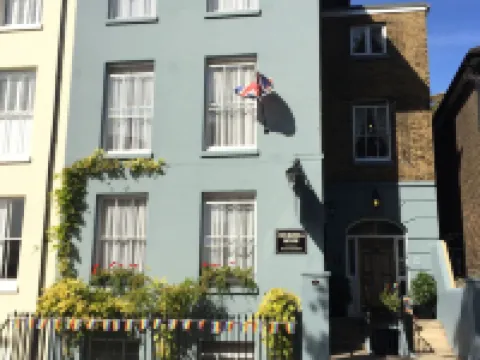 Churchill Guest House Hotels in Dover