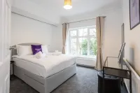 Spacious House With Parking Near Heaton Park