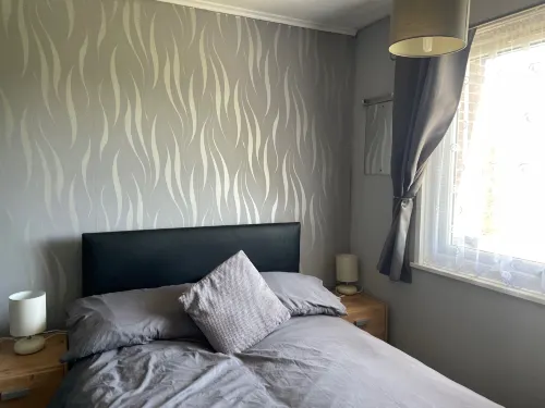 2-bed Seaside Retreat - Sleeps 4 & Parking