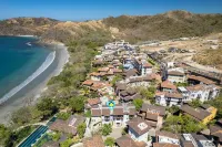 Trendy Condo with Modern Decor, Stunning Ocean Views, and Exclusive Beach Club Access - Apartments