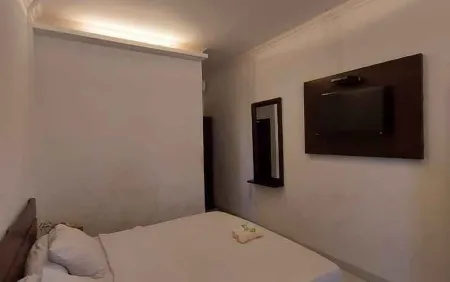 Hotel New Season Отели рядом с достопримечательностью «JAYAPURA CITY VIEW»