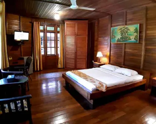 Highland Resort & Nature Tours Hotels in Tomohon