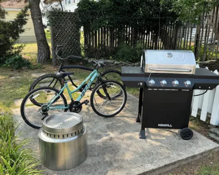 Cozy beach cottage, steps from Lewes Beach Hoteles en Lewes