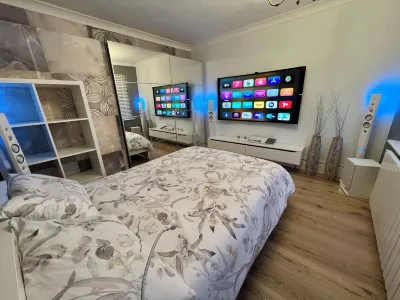 Elegant 4 Bedroom Detached House Hotels near Green Street Green Baptist Church