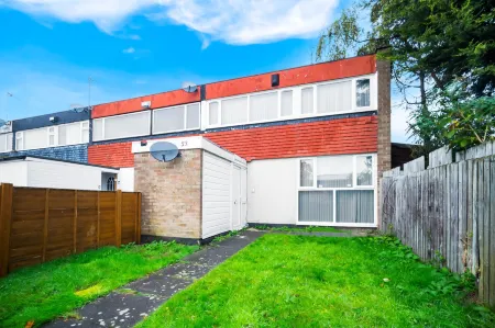 3-Bed House, Sleeps 5, Bham Airport, Parking