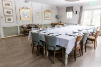 The Bell Inn Hotel - parking